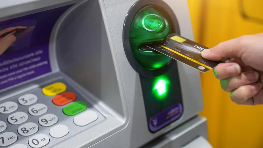 How Credit Card Info Gets Stolen Online – Skimming & Spoofing Explained