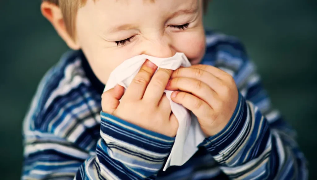 Why You Can’t Keep Your Eyes Open While Sneezing – Explained